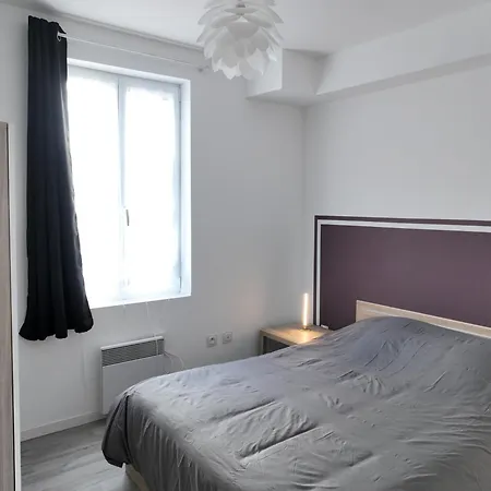 Lumineux De Avec 2 Places De Parking Privees Interieur アパート *