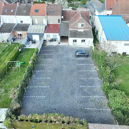 アパート Lumineux De Avec 2 Places De Parking Privees Interieur Beuvrages